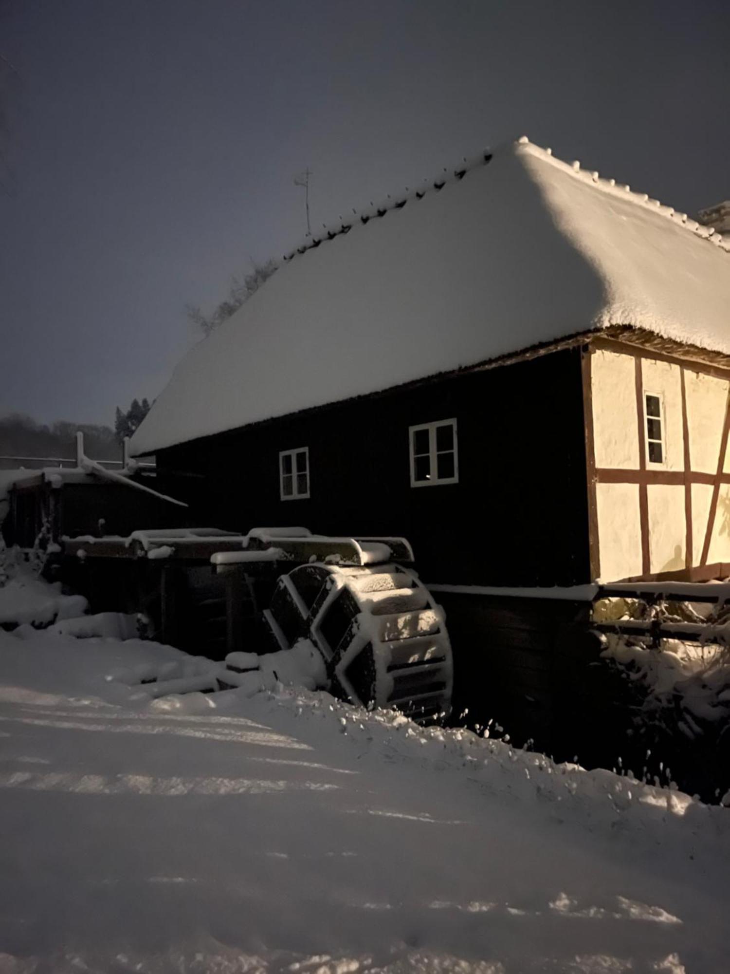 Lillemollens Bed & Breakfast Ørbæk エクステリア 写真
