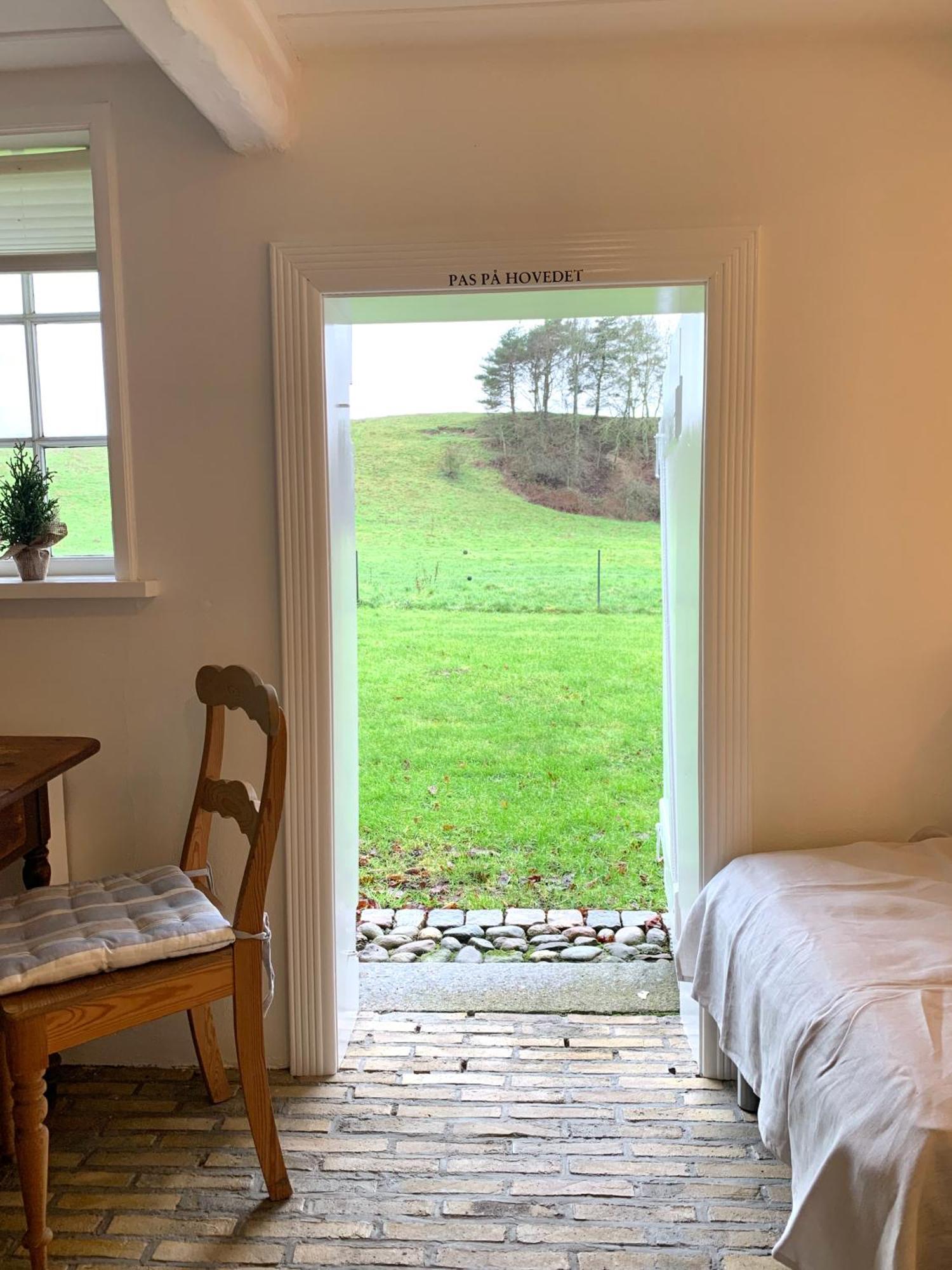 Lillemollens Bed & Breakfast Ørbæk エクステリア 写真
